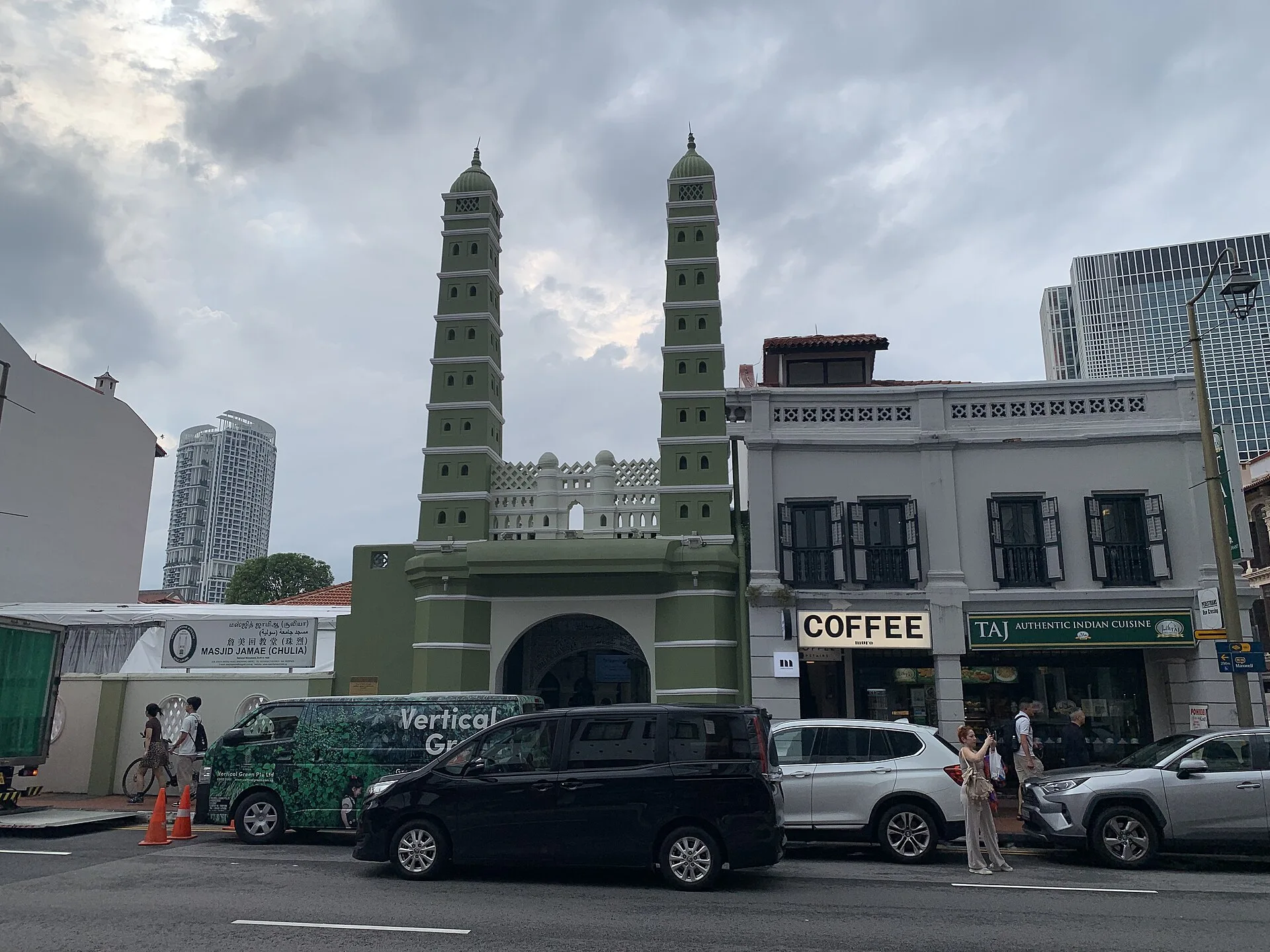 Jamae Mosque and its twin minarets across South Bridge Road